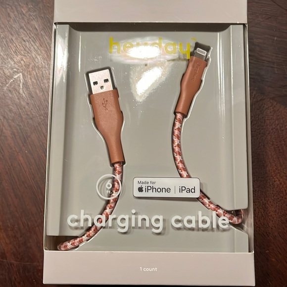 New Heyday 6ft iPhone charging cable. Lightning to USB - Picture 1 of 2